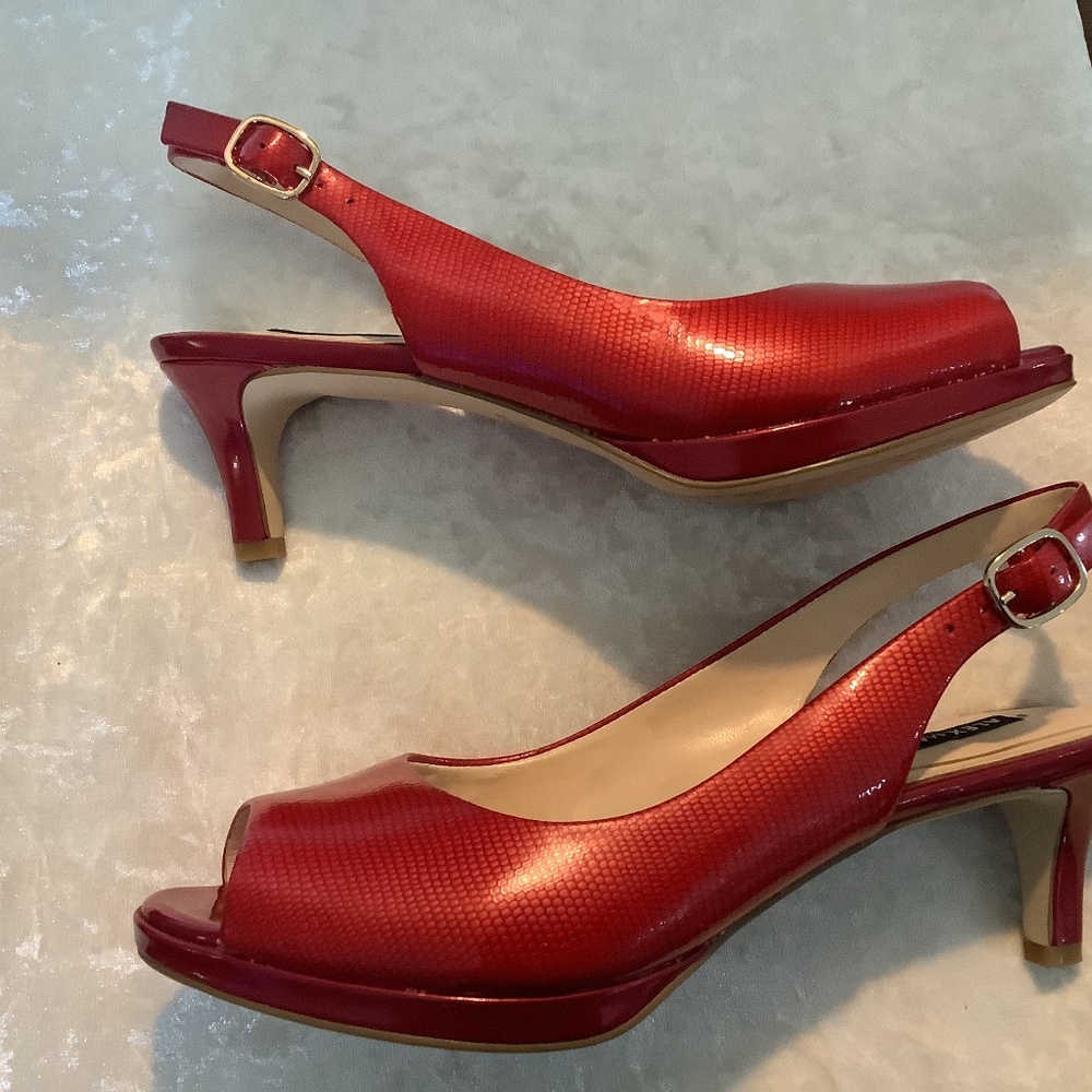 Alex Marie Melanie 6.5 Sling Back Kitten Heels